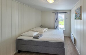 4 bedrooms, travel cot, free WiFi