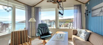 Nice home in Bremnes with WiFi