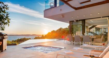 Awesome home in Hvar with sauna