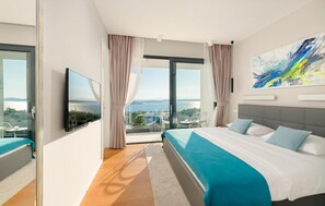 4 bedrooms, travel cot, free WiFi, bed sheets