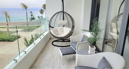 Seafront Luxury Condo Pool Jacuzzi