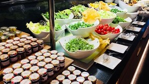Free daily buffet breakfast