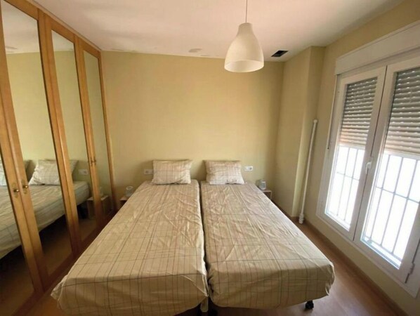 2 bedrooms, bed sheets