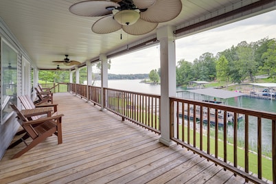 Lakefront Horseshoe Bend Home w/ Boat Dock!
