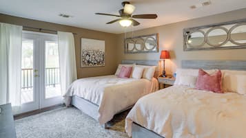 2 bedrooms, desk, WiFi, bed sheets