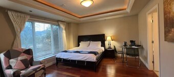 Two-bedroom with independent entrance close to YVR in Richmond