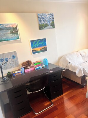 Interior - A comfortable two-bedroom with even a king size bed , close to YVR Richmond (Richmond)