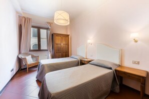 2 Schlafzimmer, Bügeleisen/Bügelbrett, WLAN