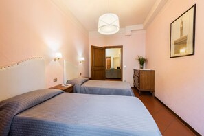 2 Schlafzimmer, Bügeleisen/Bügelbrett, WLAN