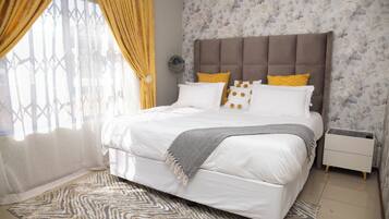 3 bedrooms, iron/ironing board, WiFi, bed sheets