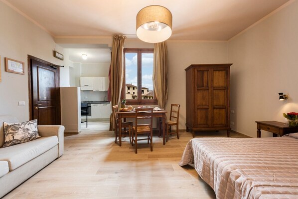 1 habitación, tabla de planchar con plancha, wifi y ropa de cama 
