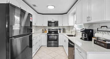 3-bedroom vacation home 12 minutes from Port St. Lucie Botanical Gardens