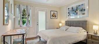 Cute 2Bed Apt with patio close to French Quarter, with gated parking include