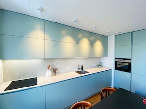 Full-sized fridge, microwave, oven, stovetop - Luxury 2 bedrooms in Limpertsberg (Luxembourg City)