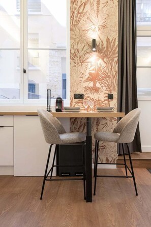 تناول الطعام