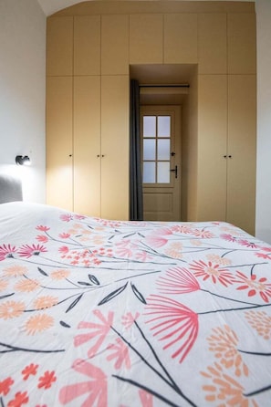 2 chambres, fer et planche à repasser, accès Internet, draps fournis