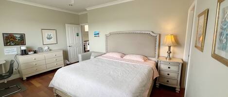 1 slaapkamer, een strijkplank/strijkijzer, gratis wifi