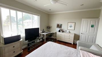1 bedroom, iron/ironing board, free WiFi