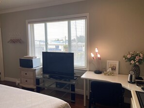 1 bedroom, iron/ironing board, free WiFi