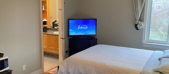 A independent entrance bedroom with private washroom close to YVR in Richmond