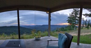 Terrace/patio - Heaven’s View-Magnificent Fall View (Crawford)