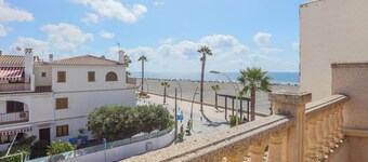 Awesome home in Santa Pola with WiFi