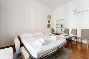 Spa - GuestHost - Roomy Apartment x5 - 850 m far from Famagosta MM2 (Milano)