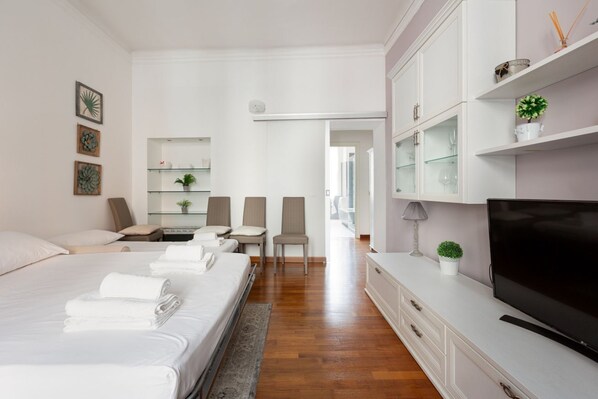 1 chambre, fer et planche à repasser, accès Internet, draps fournis