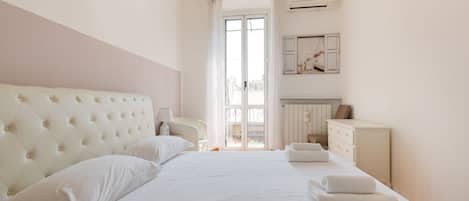 1 bedroom, iron/ironing board, internet, bed sheets