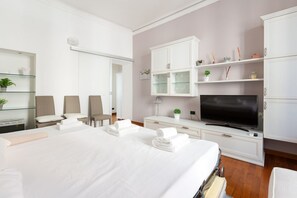 1 soverom, strykejern/-brett, internettilgang og sengetøy