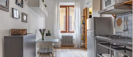 Fridge, microwave, stovetop