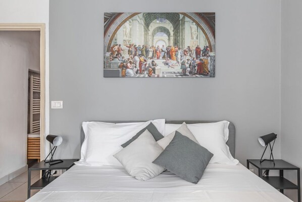 1 bedroom, iron/ironing board, internet, bed sheets