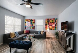 Living area - 5 min from Pearl, Riverwalk, Downtown, Quarry (San Antonio)