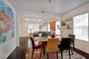 Interior - 3 Miles to Pearl, Riverwalk, Downtown, Quarry (San Antonio)