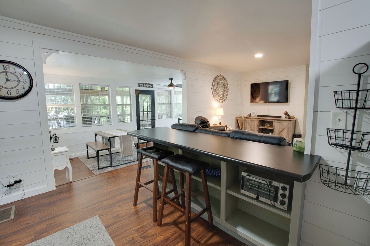 تلفزيون ذكي، مدفأة، ستيريو