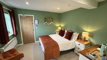 Double Room, Ensuite (Ground Floor) | 1 bedroom, iron/ironing board, free WiFi