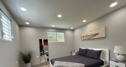 EcoMar Rentals #4: Near Beach Couple's Tropical Retreat