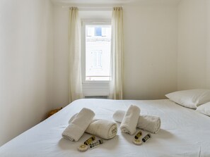 2 bedrooms, WiFi, bed sheets