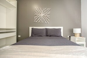 2 bedrooms, iron/ironing board, Internet, bed sheets