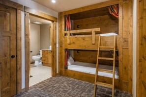 2 habitaciones, acceso a internet y ropa de cama