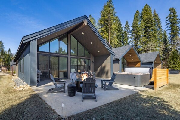 Terrace/patio - Suncadia 2 Bdrm Cabin Meadow Hot Tub Retreat (Cle Elum)