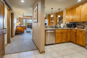 Interior - Suncadia Trailhead 1 Pet Friendly Condo 102 (Cle Elum)