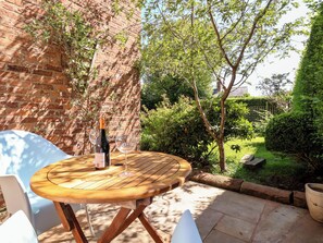 Outdoor dining - Jasmine Cottage (Chester)