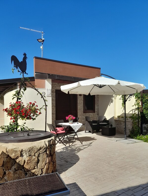 Outdoor dining - Syracuse sea (Arenella)