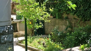Unclassified image, 2 of 31, button - Apartments Brane - Great Location & Garden Terrace (Split)