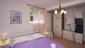 Unclassified image, 3 of 31, button - Apartments Brane - Great Location & Garden Terrace (Split)