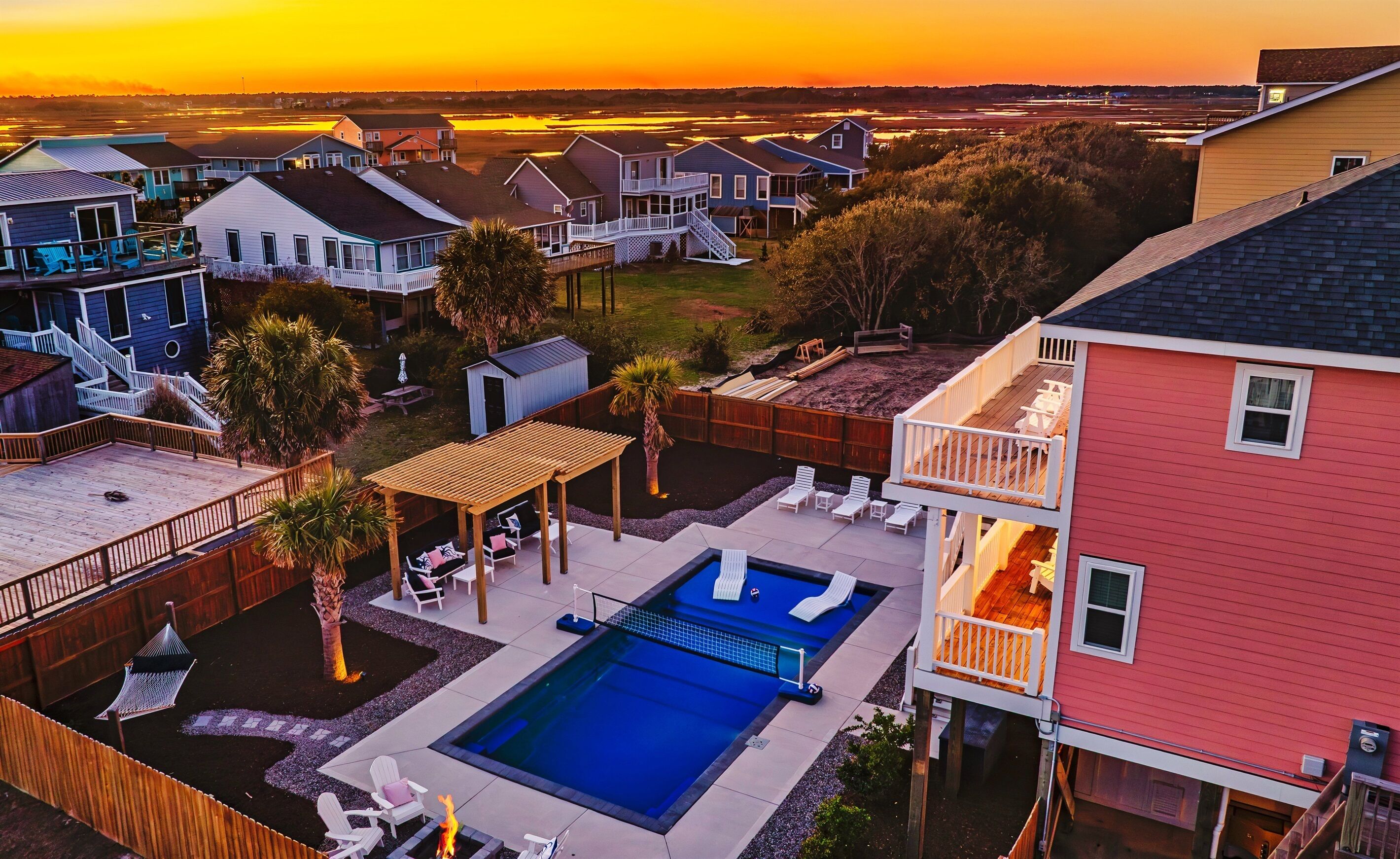 Lämmitetty uima-allas