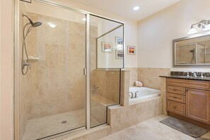 Combined shower/bathtub, jetted bath, hair dryer, towels - Luxury Townhome | Seconds to Beach | Pool Access & 2-Car Garage (New Smyrna Beach)
