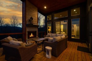 Property grounds - Quiet Time - Gorgeous Mountain Views, Chic Interiors + Wood-burning Fireplace! (Blue Ridge)