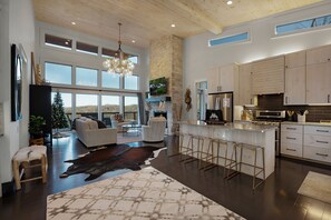 Interior - Quiet Time - Gorgeous Mountain Views, Chic Interiors + Wood-burning Fireplace! (Blue Ridge)